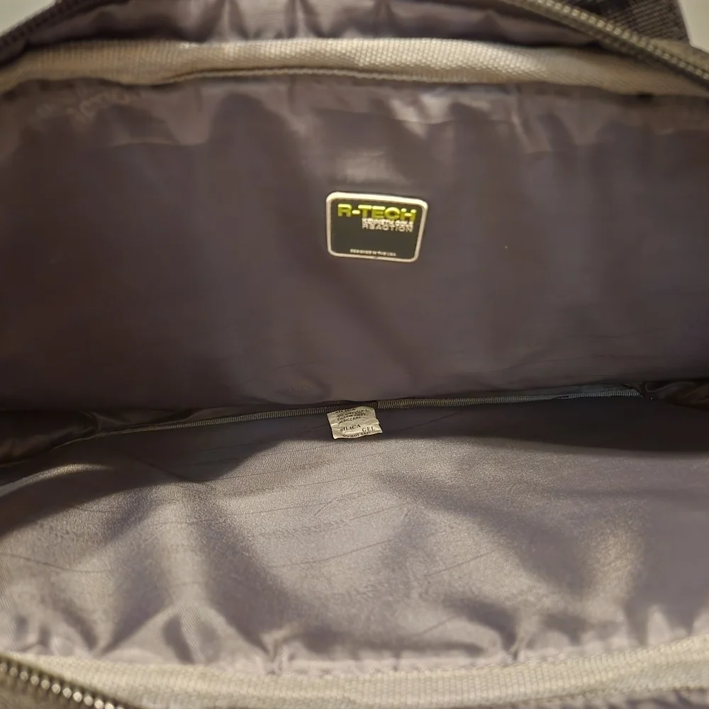 Like New Kenneth Cole Reaction Work Bag with R-tech lining